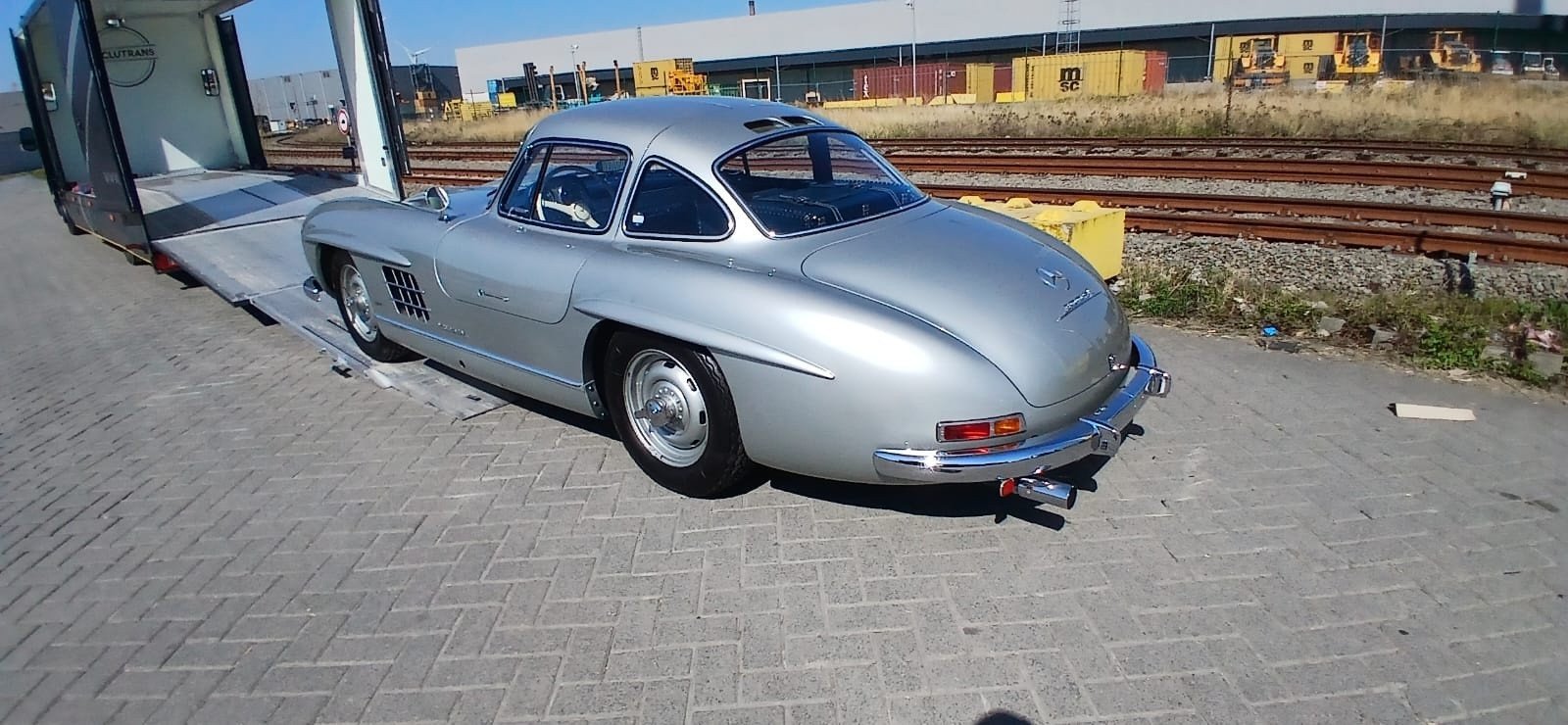 Automotive Logistics | Vehicle & Parts Forwarding Bentri coordinates global automotive movements from Antwerp: vehicles, machinery and parts with accurate planning, safe handling and reliable partners.