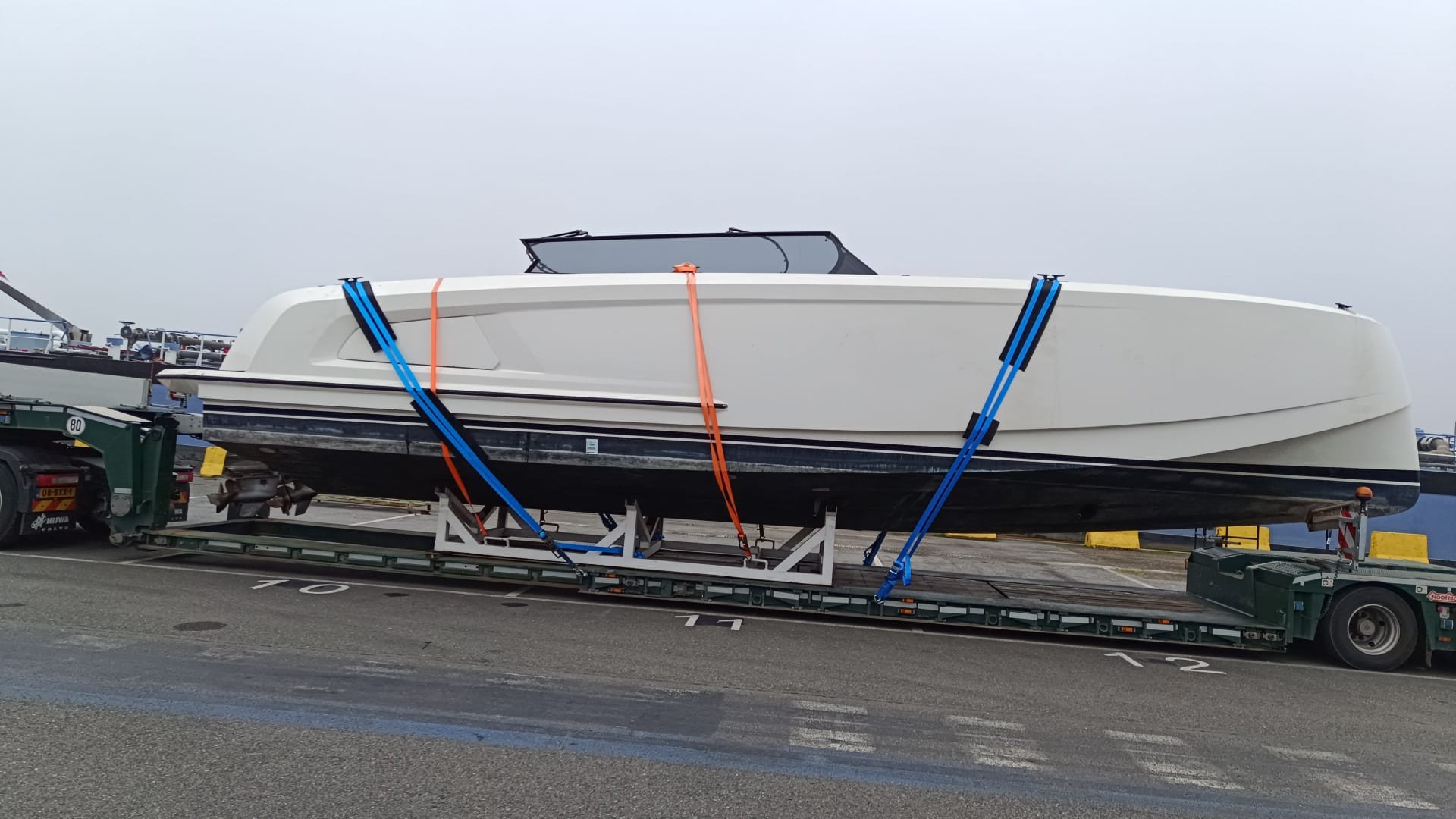 Yacht Shipments & Cradle-Building | Bentri Forwarding Careful yacht and tender handling from Antwerp. Bentri coordinates custom cradle-building, permits and loading with clear updates at every step.